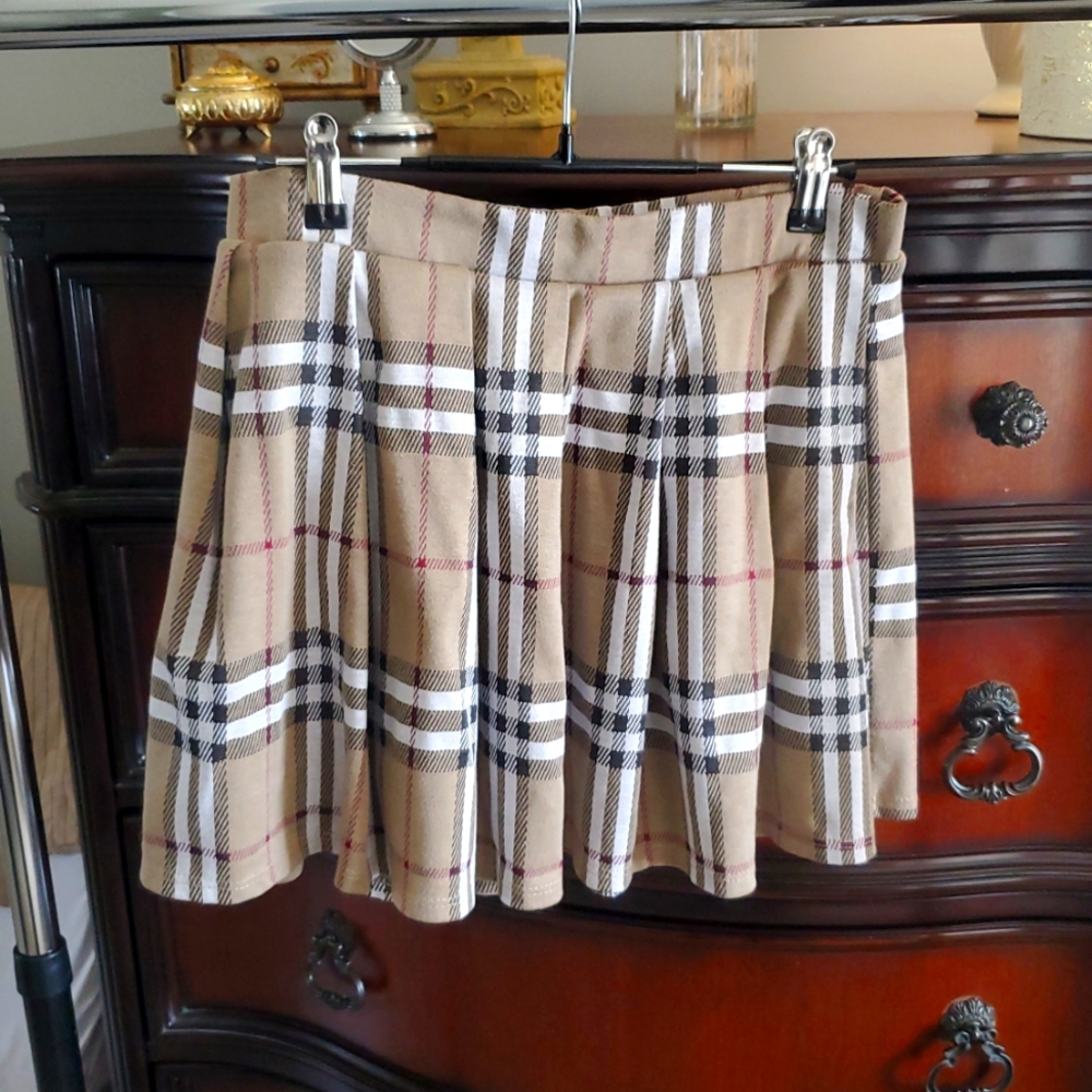 Plaid pleated skirt